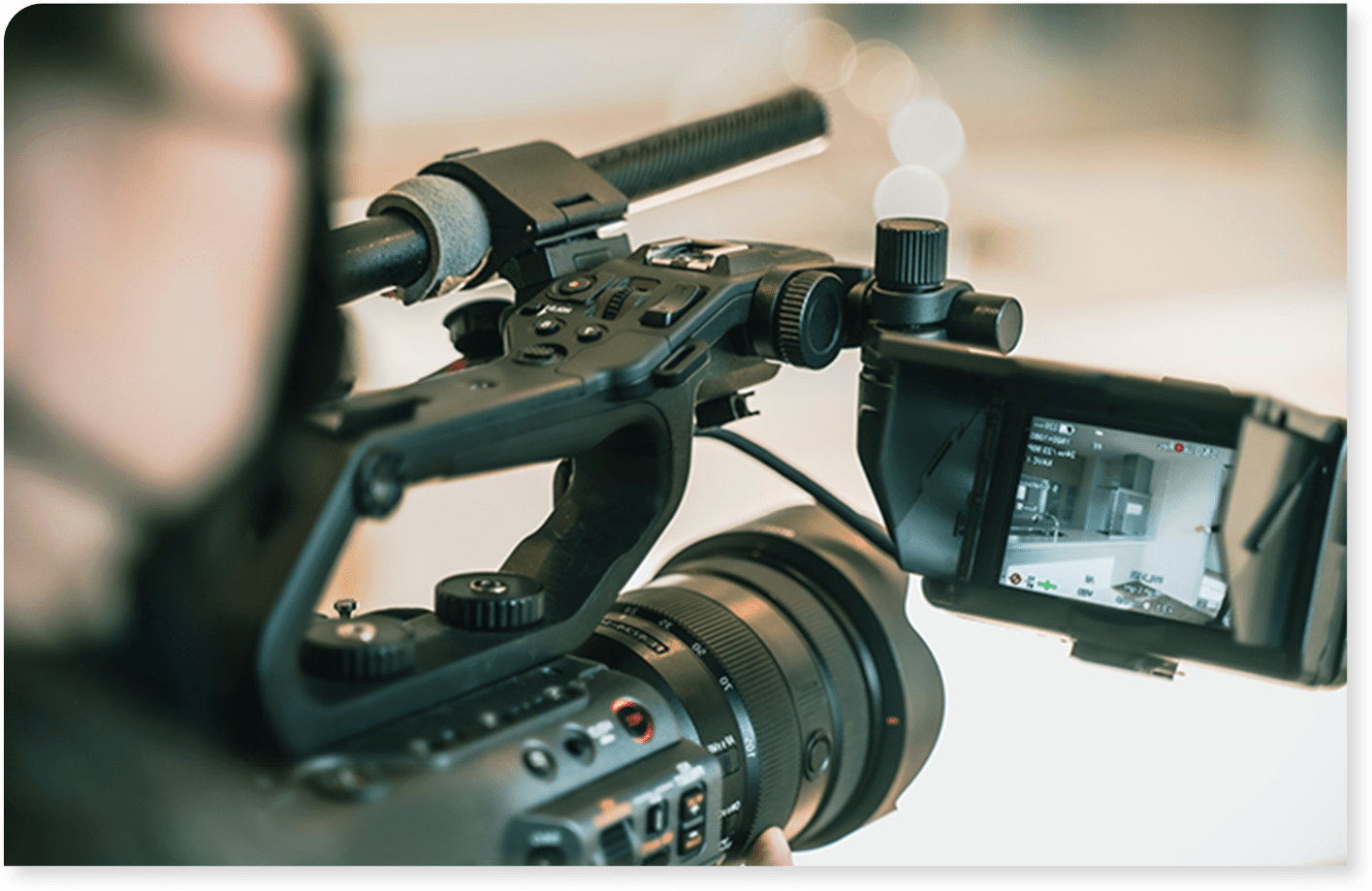 毎月10本の動画制作とSNSアップまでサポート！